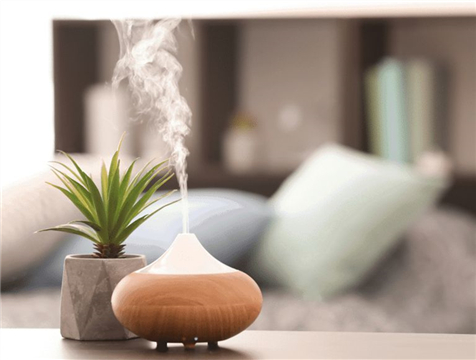 What should be paid attention to when using humidifiers in children's room?